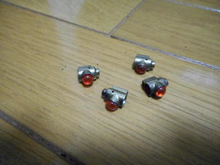 100-5d51.jpg